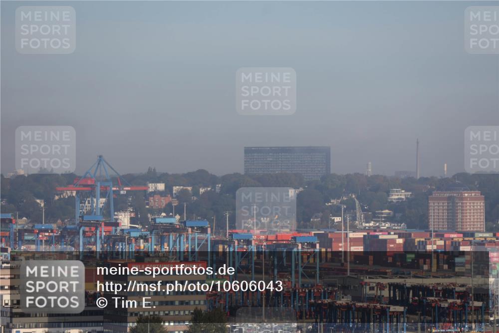 03.10.2026 - Köhlbrandbrückenlauf Tim E. http://msf.ph/oto/10606043 03.10.2026 09:08:28 Position 1  meine-sportfotos.de