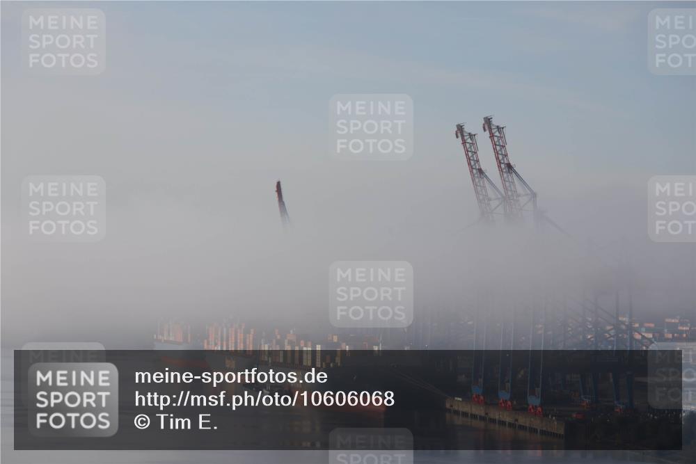 03.10.2026 - Köhlbrandbrückenlauf Tim E. http://msf.ph/oto/10606068 03.10.2026 09:09:57 Position 1  meine-sportfotos.de