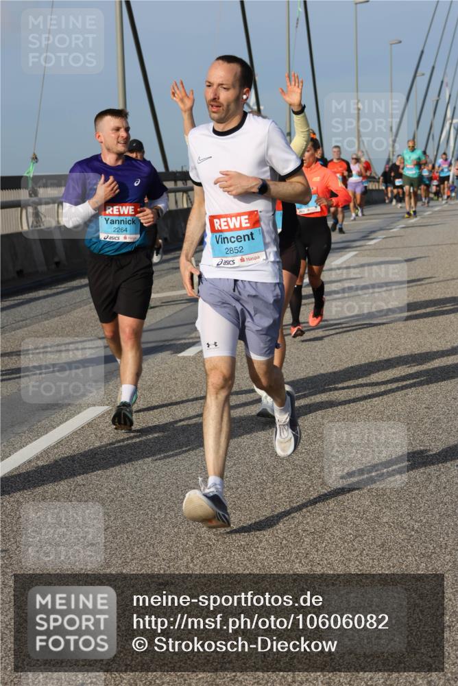 03.10.2026 - Köhlbrandbrückenlauf Strokosch-Dieckow http://msf.ph/oto/10606082 03.10.2026 09:44:32 Position 2 2264, 2852 meine-sportfotos.de