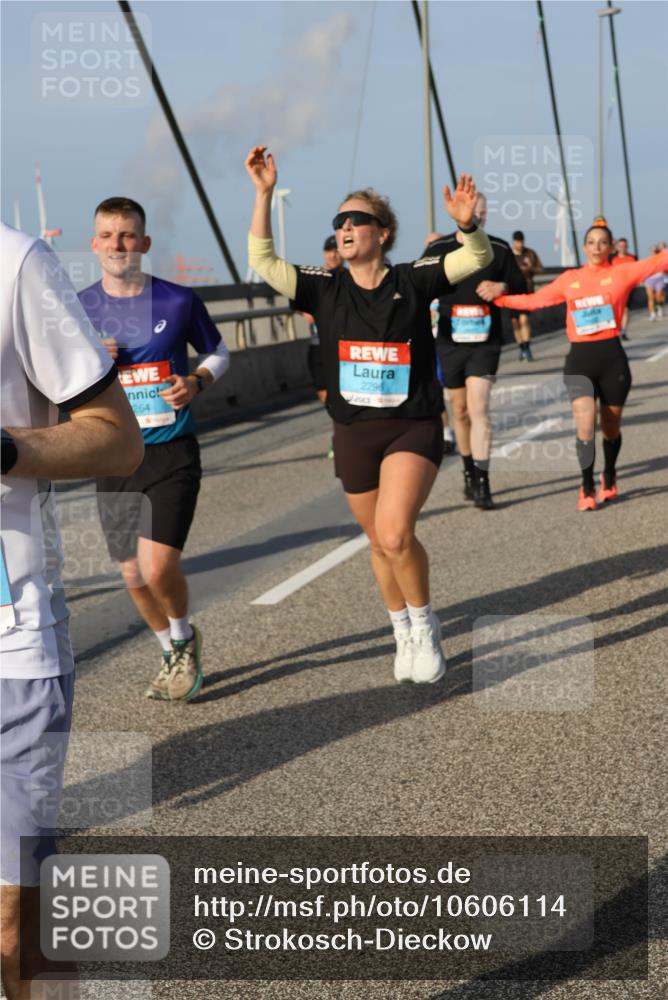 03.10.2026 - Köhlbrandbrückenlauf Strokosch-Dieckow http://msf.ph/oto/10606114 03.10.2026 09:44:33 Position 2 264, 2296 meine-sportfotos.de