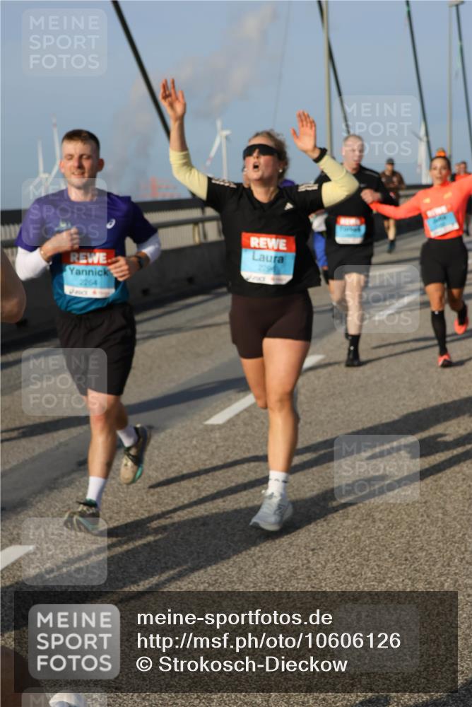 03.10.2026 - Köhlbrandbrückenlauf Strokosch-Dieckow http://msf.ph/oto/10606126 03.10.2026 09:44:34 Position 2 2264 meine-sportfotos.de