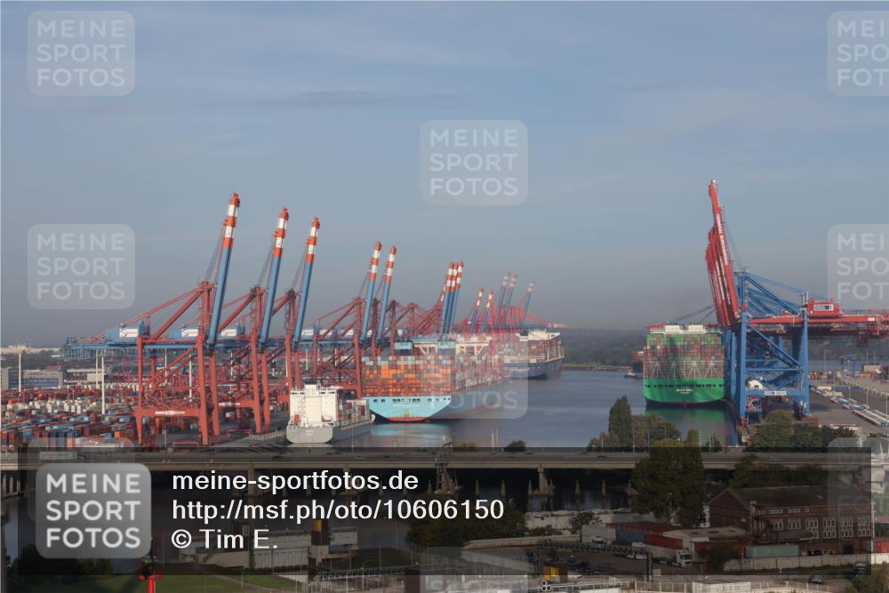 03.10.2026 - Köhlbrandbrückenlauf Tim E. http://msf.ph/oto/10606150 03.10.2026 09:12:16 Position 1  meine-sportfotos.de