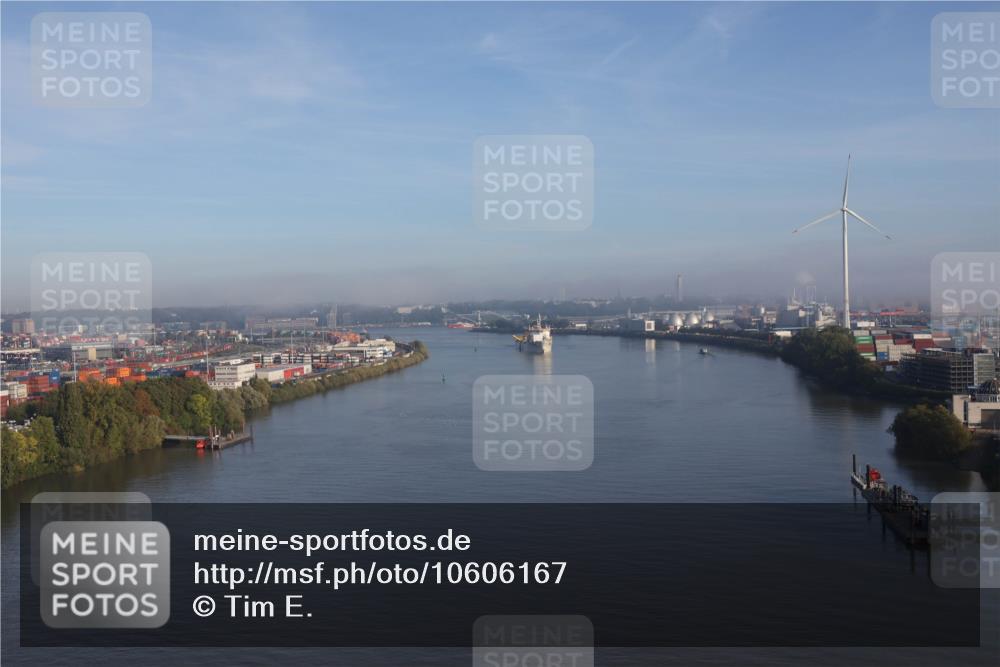 03.10.2026 - Köhlbrandbrückenlauf Tim E. http://msf.ph/oto/10606167 03.10.2026 09:12:23 Position 1  meine-sportfotos.de