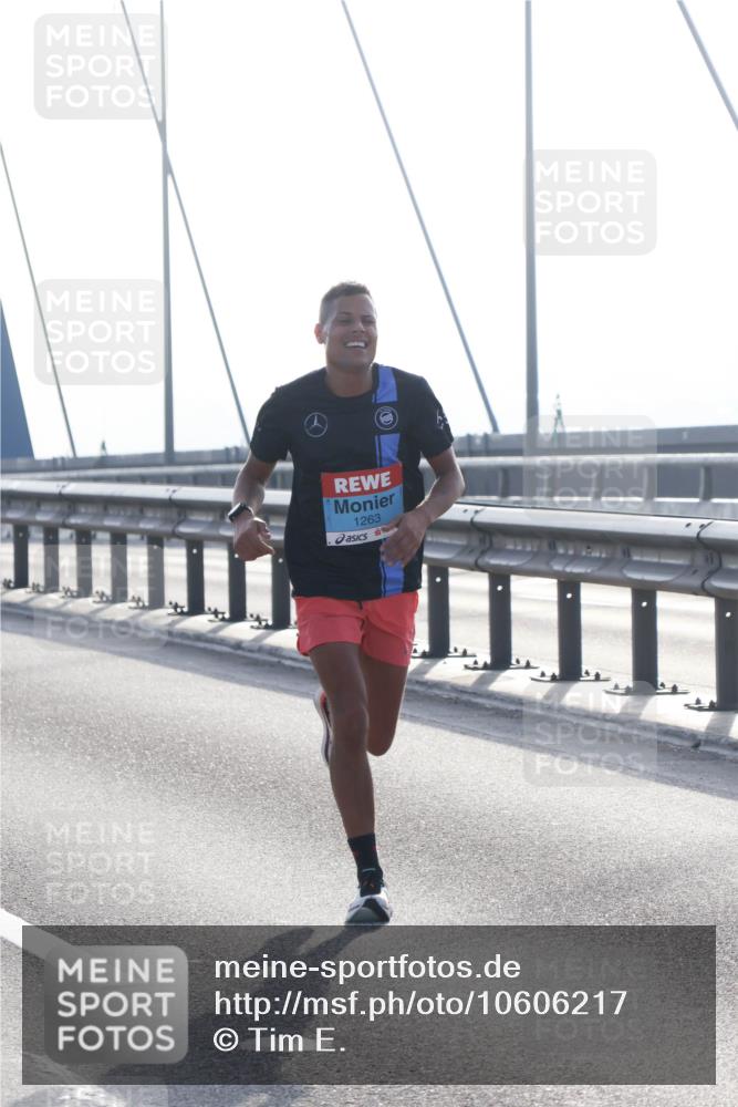 03.10.2026 - Köhlbrandbrückenlauf Tim E. http://msf.ph/oto/10606217 03.10.2026 09:16:02 Position 1 1263 meine-sportfotos.de