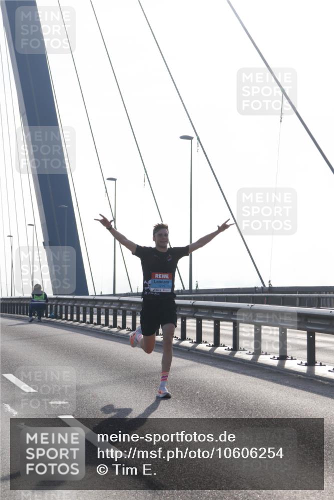 03.10.2026 - Köhlbrandbrückenlauf Tim E. http://msf.ph/oto/10606254 03.10.2026 09:16:29 Position 1 1773 meine-sportfotos.de