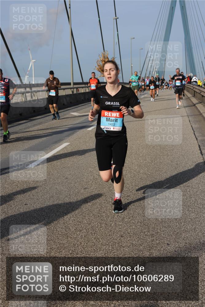 03.10.2026 - Köhlbrandbrückenlauf Strokosch-Dieckow http://msf.ph/oto/10606289 03.10.2026 09:44:37 Position 2 1422 meine-sportfotos.de