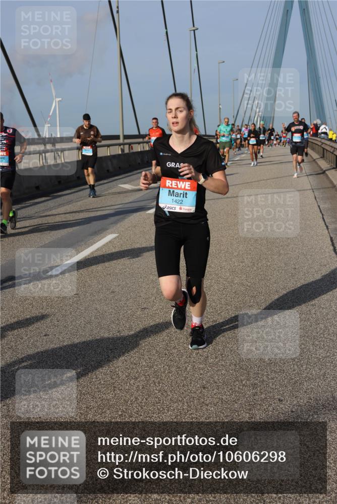 03.10.2026 - Köhlbrandbrückenlauf Strokosch-Dieckow http://msf.ph/oto/10606298 03.10.2026 09:44:37 Position 2 1422 meine-sportfotos.de