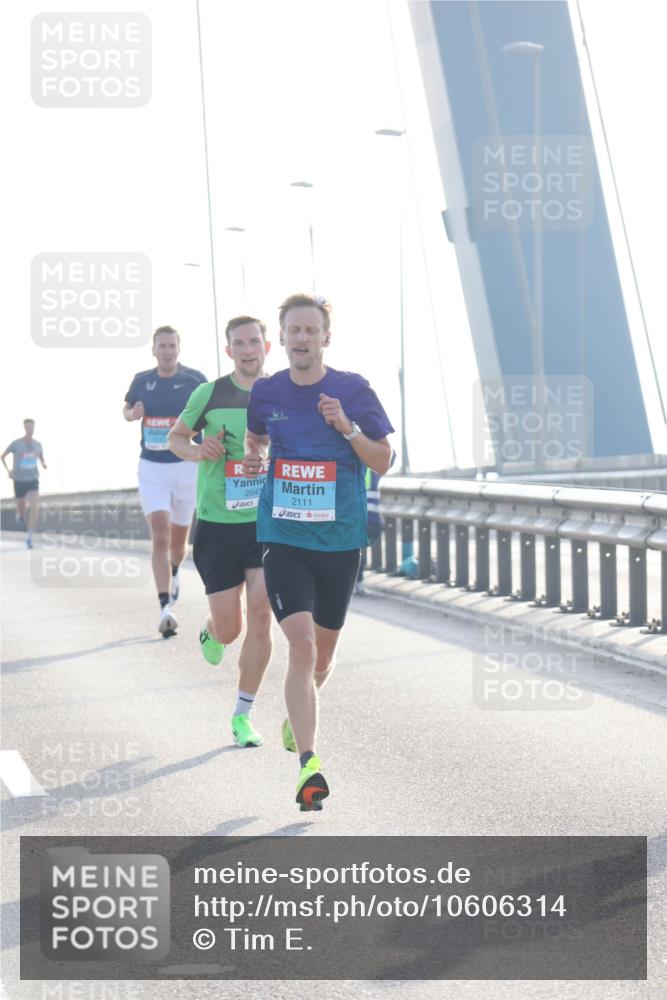 03.10.2026 - Köhlbrandbrückenlauf Tim E. http://msf.ph/oto/10606314 03.10.2026 09:17:01 Position 1 2043, 2111 meine-sportfotos.de