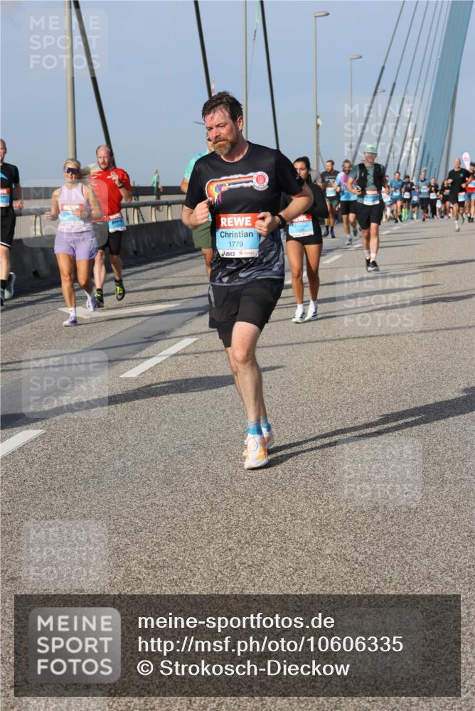 03.10.2026 - Köhlbrandbrückenlauf Strokosch-Dieckow http://msf.ph/oto/10606335 03.10.2026 09:44:41 Position 2 1779 meine-sportfotos.de