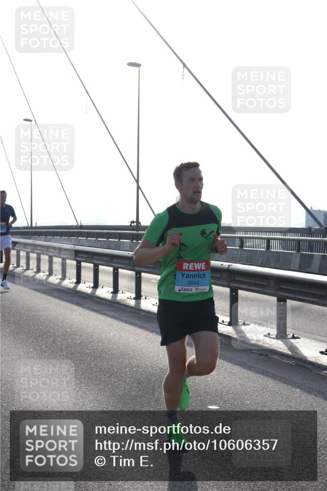 03.10.2026 - Köhlbrandbrückenlauf Tim E. http://msf.ph/oto/10606357 03.10.2026 09:17:06 Position 1 2043 meine-sportfotos.de