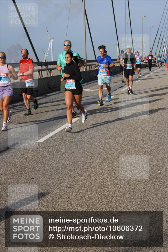 03.10.2026 - Köhlbrandbrückenlauf Strokosch-Dieckow http://msf.ph/oto/10606372 03.10.2026 09:44:44 Position 2 3828 meine-sportfotos.de