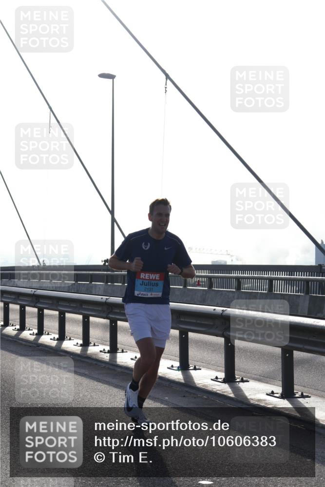 03.10.2026 - Köhlbrandbrückenlauf Tim E. http://msf.ph/oto/10606383 03.10.2026 09:17:08 Position 1 2131 meine-sportfotos.de