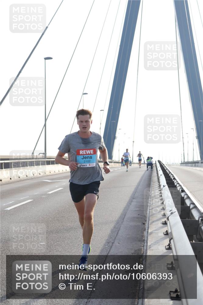03.10.2026 - Köhlbrandbrückenlauf Tim E. http://msf.ph/oto/10606393 03.10.2026 09:17:21 Position 1 2102 meine-sportfotos.de