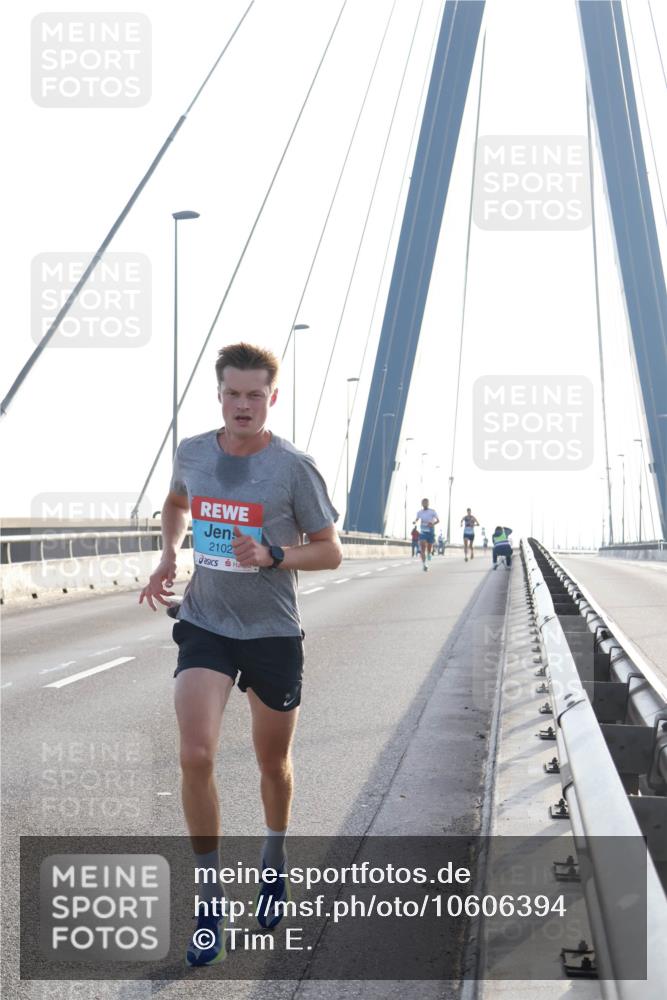 03.10.2026 - Köhlbrandbrückenlauf Tim E. http://msf.ph/oto/10606394 03.10.2026 09:17:22 Position 1 2102 meine-sportfotos.de