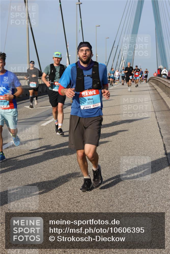 03.10.2026 - Köhlbrandbrückenlauf Strokosch-Dieckow http://msf.ph/oto/10606395 03.10.2026 09:44:45 Position 2 15, 094, 15, 3757 meine-sportfotos.de