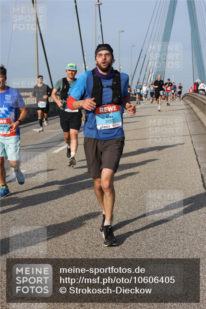 03.10.2026 - Köhlbrandbrückenlauf Strokosch-Dieckow http://msf.ph/oto/10606405 03.10.2026 09:44:45 Position 2 15, 094, 3757 meine-sportfotos.de