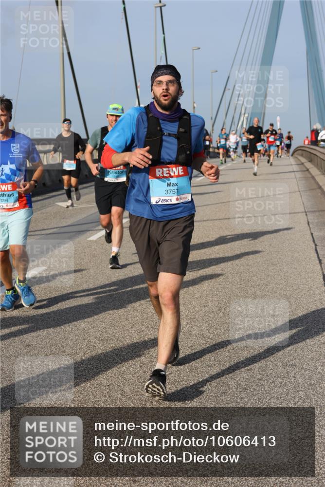03.10.2026 - Köhlbrandbrückenlauf Strokosch-Dieckow http://msf.ph/oto/10606413 03.10.2026 09:44:45 Position 2 15, 094, 3757 meine-sportfotos.de