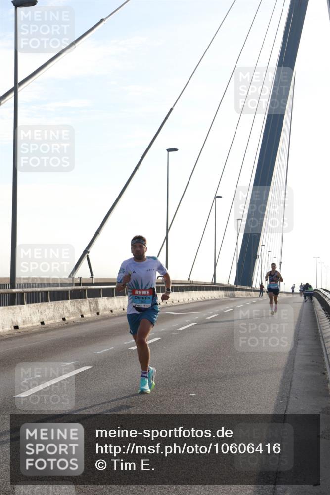 03.10.2026 - Köhlbrandbrückenlauf Tim E. http://msf.ph/oto/10606416 03.10.2026 09:17:30 Position 1 1063 meine-sportfotos.de