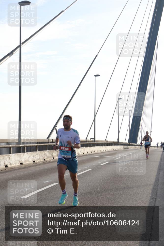 03.10.2026 - Köhlbrandbrückenlauf Tim E. http://msf.ph/oto/10606424 03.10.2026 09:17:31 Position 1 1063 meine-sportfotos.de