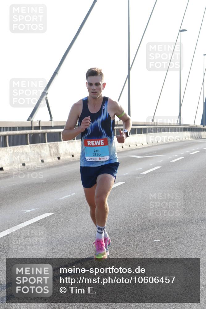 03.10.2026 - Köhlbrandbrückenlauf Tim E. http://msf.ph/oto/10606457 03.10.2026 09:17:36 Position 1 3735 meine-sportfotos.de