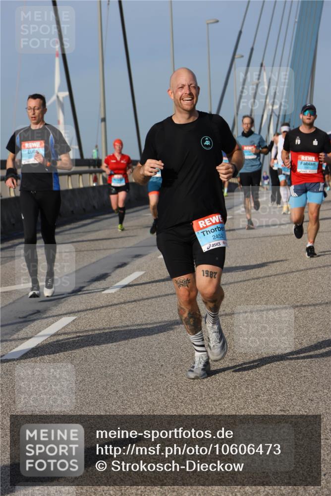 03.10.2026 - Köhlbrandbrückenlauf Strokosch-Dieckow http://msf.ph/oto/10606473 03.10.2026 09:44:52 Position 2 2452, 1987, 1901 meine-sportfotos.de