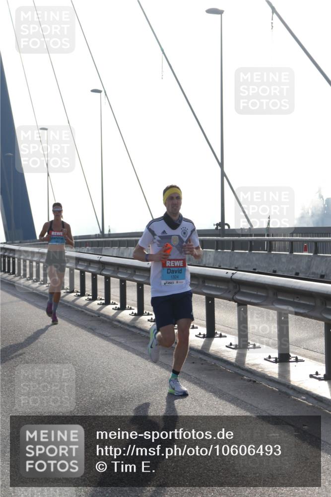 03.10.2026 - Köhlbrandbrückenlauf Tim E. http://msf.ph/oto/10606493 03.10.2026 09:17:53 Position 1 1324 meine-sportfotos.de