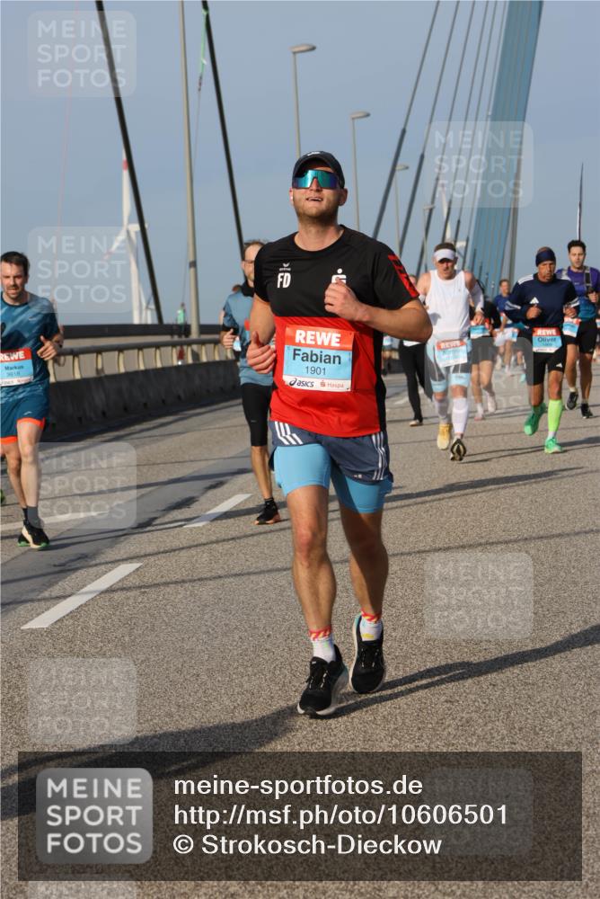 03.10.2026 - Köhlbrandbrückenlauf Strokosch-Dieckow http://msf.ph/oto/10606501 03.10.2026 09:44:56 Position 2 1901, 3818 meine-sportfotos.de