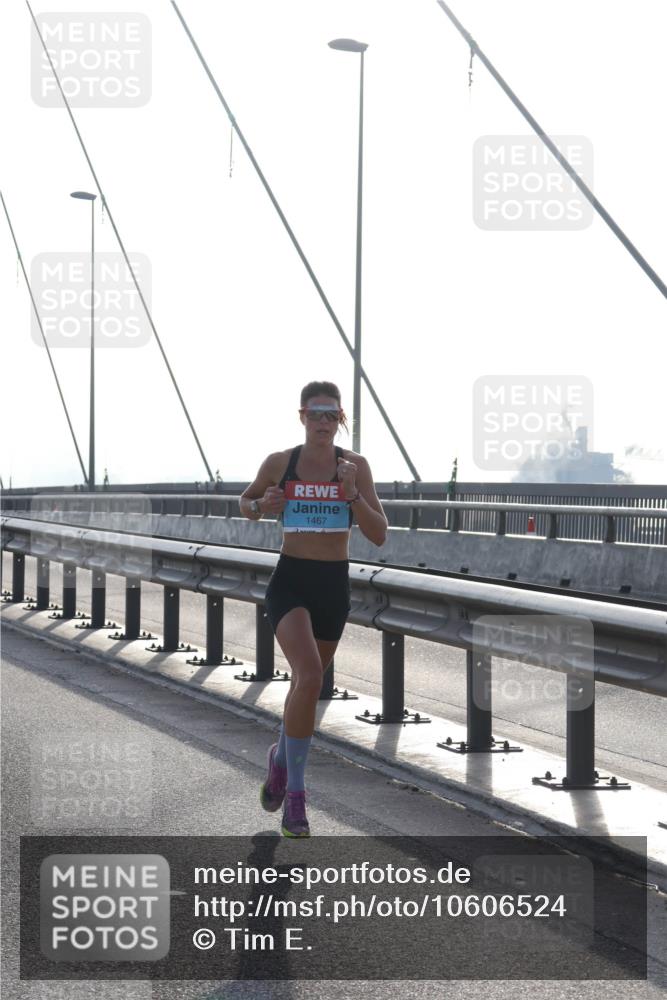 03.10.2026 - Köhlbrandbrückenlauf Tim E. http://msf.ph/oto/10606524 03.10.2026 09:17:55 Position 1 1467 meine-sportfotos.de