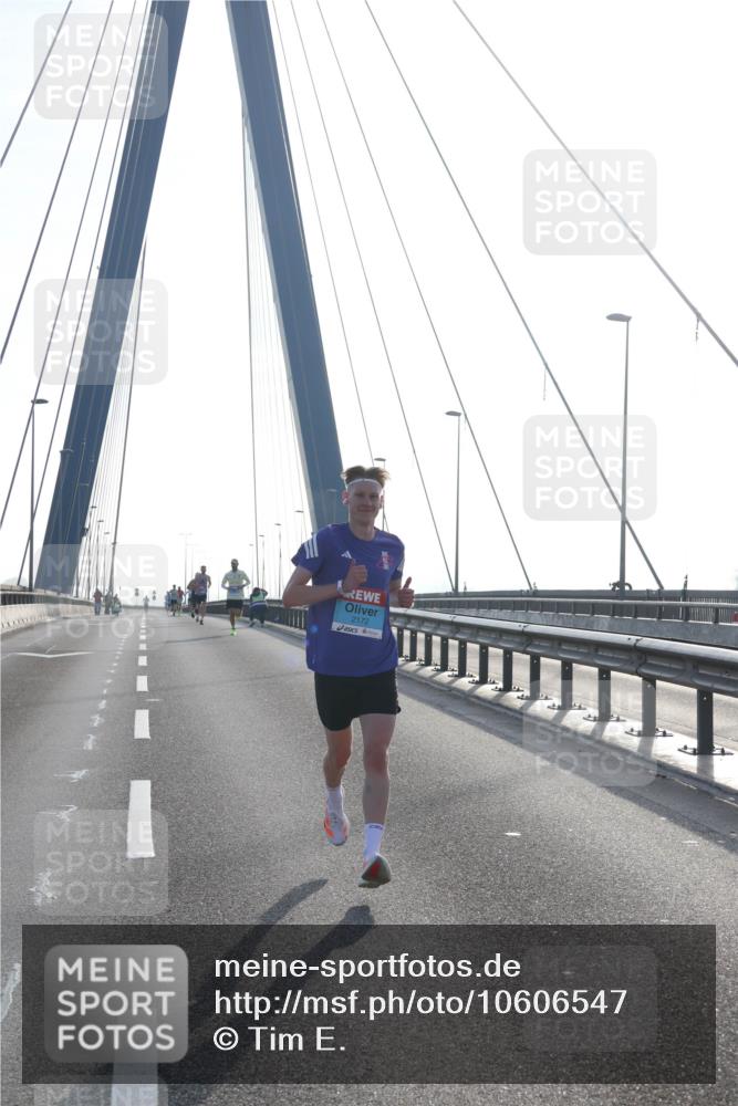 03.10.2026 - Köhlbrandbrückenlauf Tim E. http://msf.ph/oto/10606547 03.10.2026 09:18:03 Position 1 2172 meine-sportfotos.de