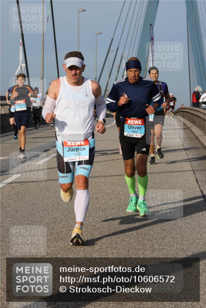 03.10.2026 - Köhlbrandbrückenlauf Strokosch-Dieckow http://msf.ph/oto/10606572 03.10.2026 09:45:00 Position 2 1968, 1969 meine-sportfotos.de