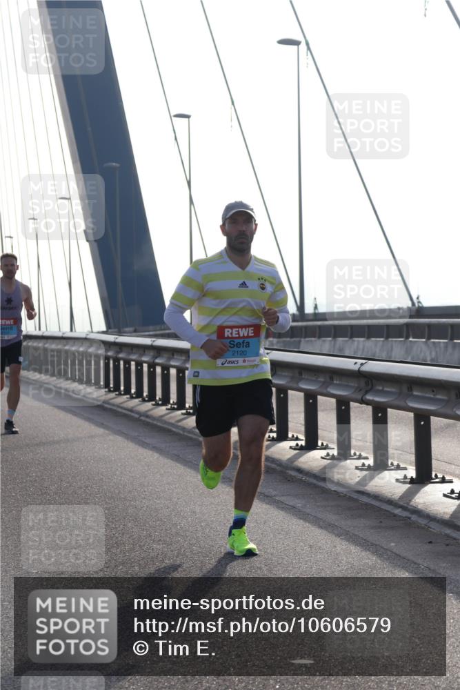 03.10.2026 - Köhlbrandbrückenlauf Tim E. http://msf.ph/oto/10606579 03.10.2026 09:18:10 Position 1 2120 meine-sportfotos.de