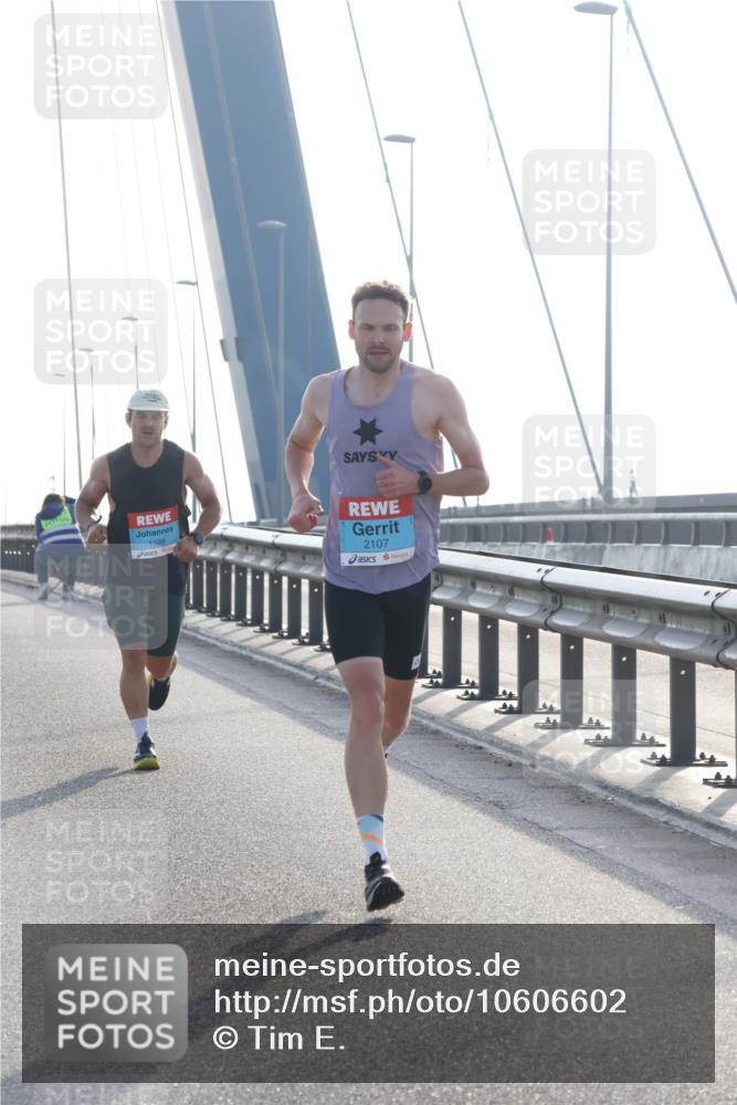03.10.2026 - Köhlbrandbrückenlauf Tim E. http://msf.ph/oto/10606602 03.10.2026 09:18:13 Position 1 1599, 2107 meine-sportfotos.de