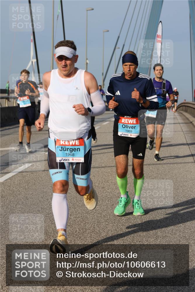 03.10.2026 - Köhlbrandbrückenlauf Strokosch-Dieckow http://msf.ph/oto/10606613 03.10.2026 09:45:00 Position 2 1968, 1969 meine-sportfotos.de