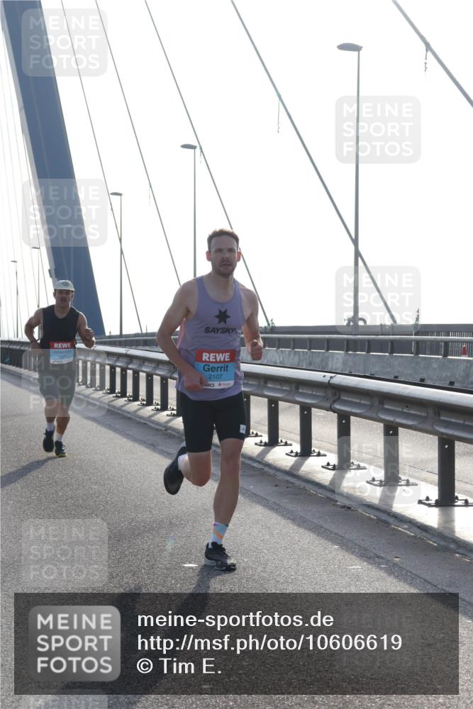 03.10.2026 - Köhlbrandbrückenlauf Tim E. http://msf.ph/oto/10606619 03.10.2026 09:18:14 Position 1 2107 meine-sportfotos.de