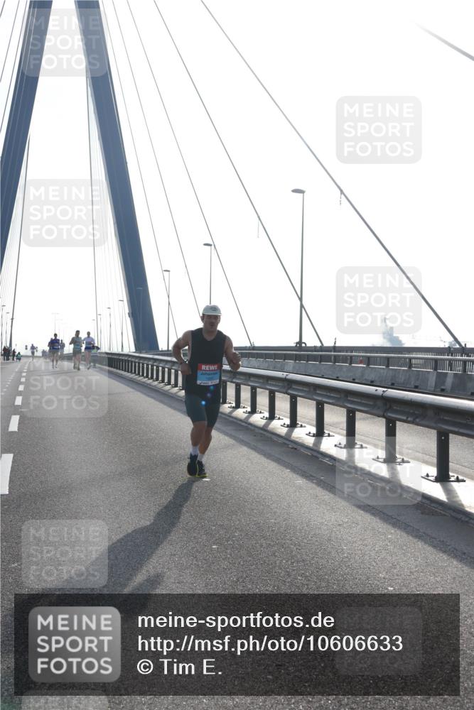 03.10.2026 - Köhlbrandbrückenlauf Tim E. http://msf.ph/oto/10606633 03.10.2026 09:18:17 Position 1  meine-sportfotos.de