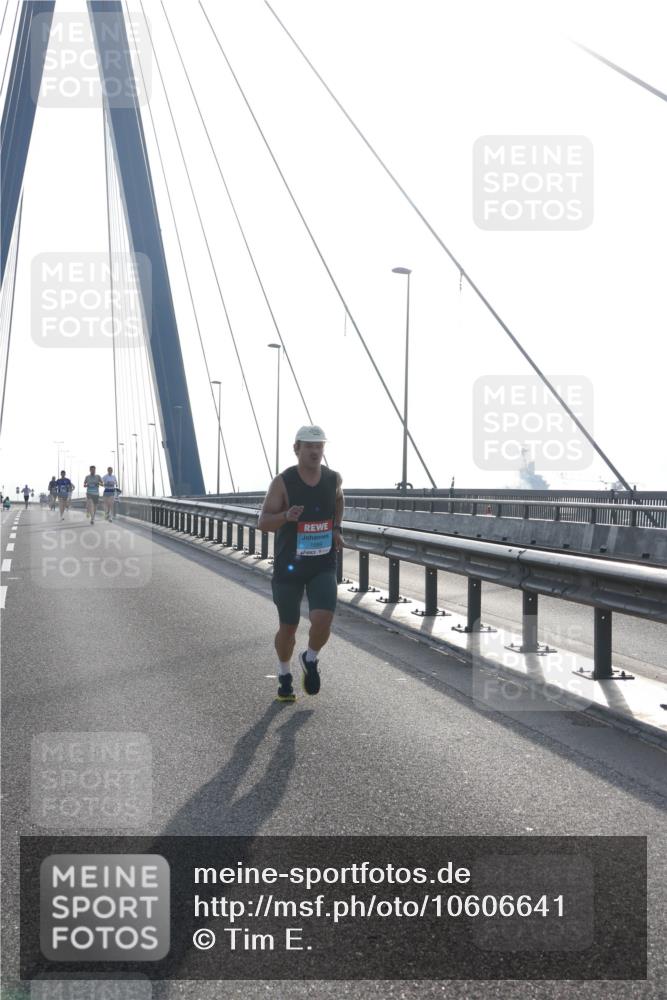 03.10.2026 - Köhlbrandbrückenlauf Tim E. http://msf.ph/oto/10606641 03.10.2026 09:18:17 Position 1  meine-sportfotos.de