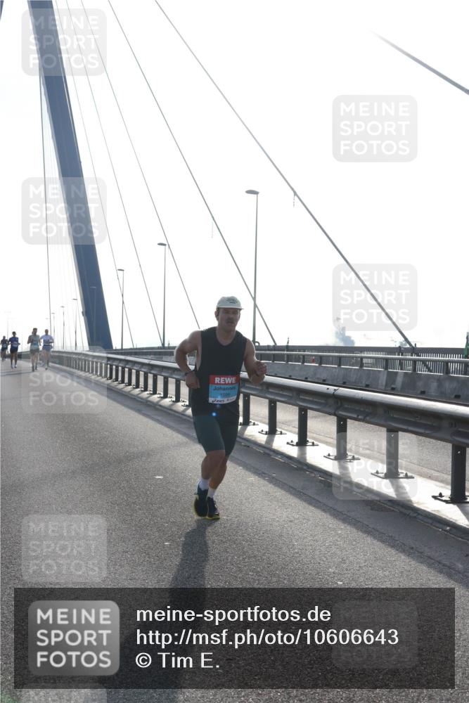 03.10.2026 - Köhlbrandbrückenlauf Tim E. http://msf.ph/oto/10606643 03.10.2026 09:18:17 Position 1 1599 meine-sportfotos.de