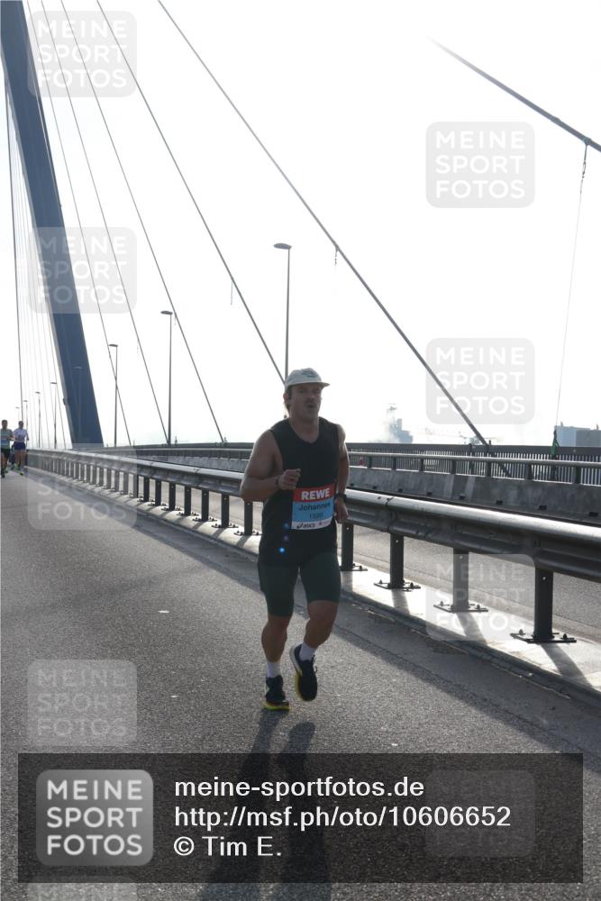 03.10.2026 - Köhlbrandbrückenlauf Tim E. http://msf.ph/oto/10606652 03.10.2026 09:18:18 Position 1 1599 meine-sportfotos.de