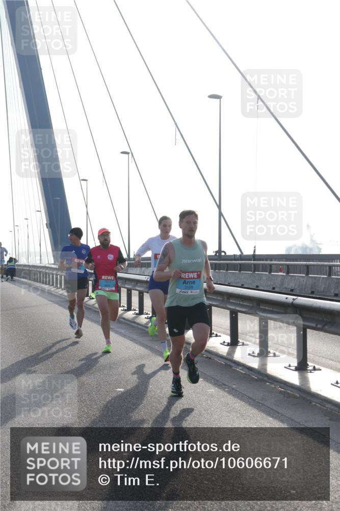 03.10.2026 - Köhlbrandbrückenlauf Tim E. http://msf.ph/oto/10606671 03.10.2026 09:18:25 Position 1 2109, 44 meine-sportfotos.de
