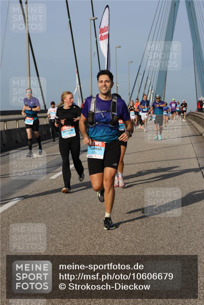 03.10.2026 - Köhlbrandbrückenlauf Strokosch-Dieckow http://msf.ph/oto/10606679 03.10.2026 09:45:03 Position 2 1928, 3700 meine-sportfotos.de