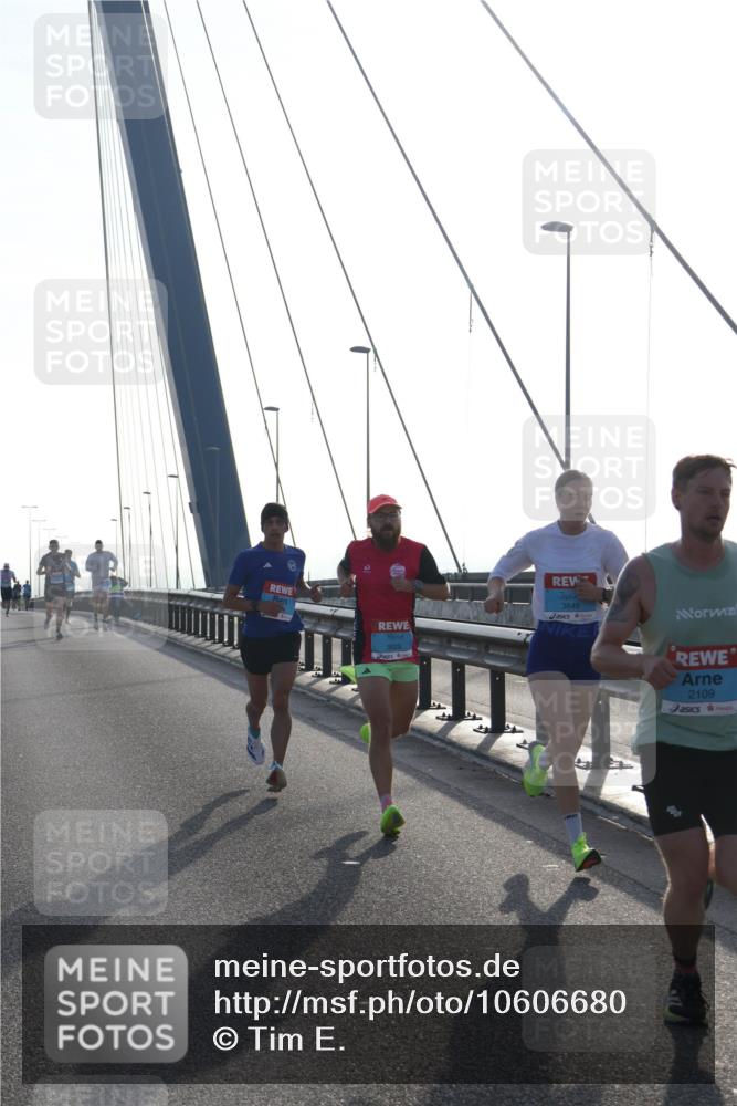 03.10.2026 - Köhlbrandbrückenlauf Tim E. http://msf.ph/oto/10606680 03.10.2026 09:18:26 Position 1 3849, 2109 meine-sportfotos.de