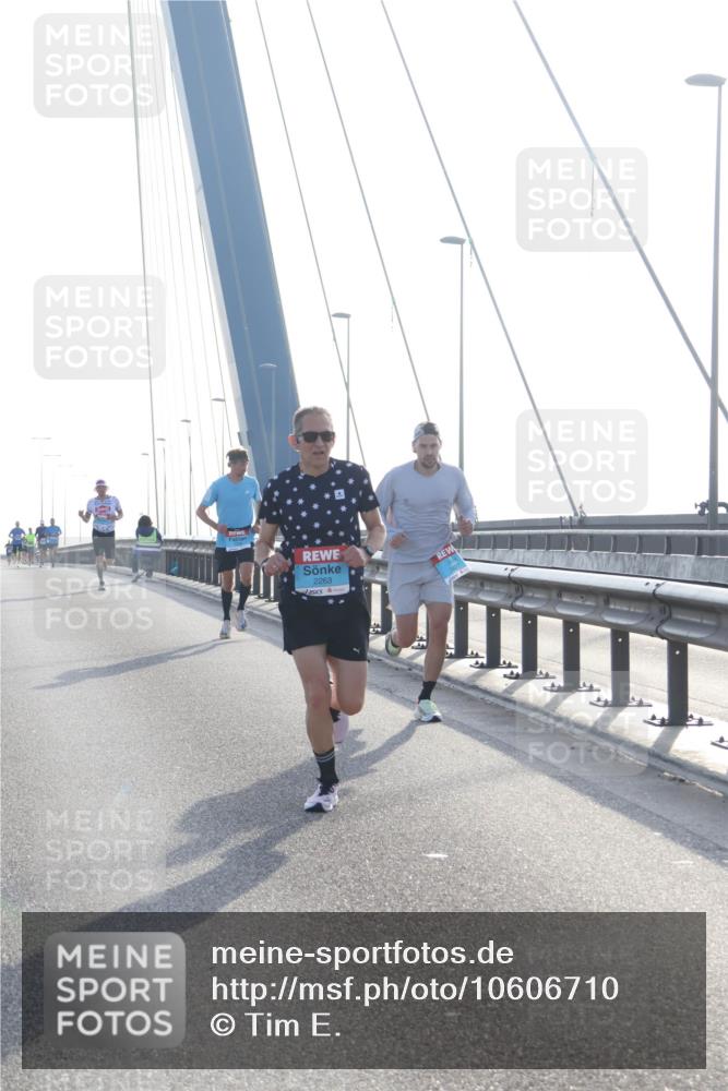 03.10.2026 - Köhlbrandbrückenlauf Tim E. http://msf.ph/oto/10606710 03.10.2026 09:18:33 Position 1 2263 meine-sportfotos.de