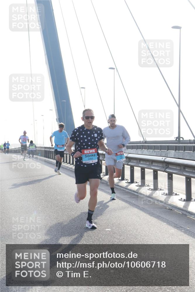03.10.2026 - Köhlbrandbrückenlauf Tim E. http://msf.ph/oto/10606718 03.10.2026 09:18:34 Position 1 2263 meine-sportfotos.de