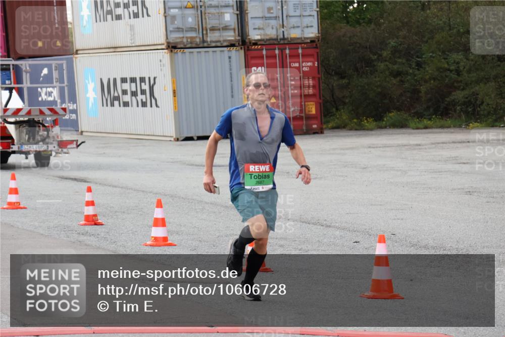 03.10.2026 - Köhlbrandbrückenlauf Tim E. http://msf.ph/oto/10606728 03.10.2026 16:13:41 Ziel 7096, 7278, 7351, 7687, 7709, 7913, 8578, 9746 meine-sportfotos.de