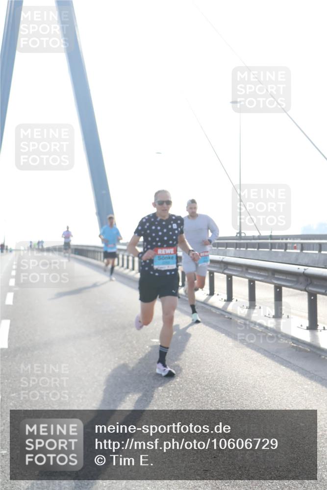 03.10.2026 - Köhlbrandbrückenlauf Tim E. http://msf.ph/oto/10606729 03.10.2026 09:18:34 Position 1  meine-sportfotos.de