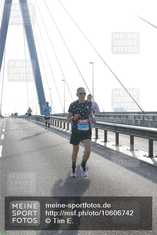 03.10.2026 - Köhlbrandbrückenlauf Tim E. http://msf.ph/oto/10606742 03.10.2026 09:18:35 Position 1 2263 meine-sportfotos.de