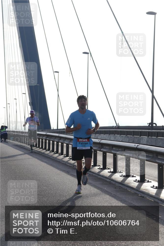 03.10.2026 - Köhlbrandbrückenlauf Tim E. http://msf.ph/oto/10606764 03.10.2026 09:18:37 Position 1 3705 meine-sportfotos.de