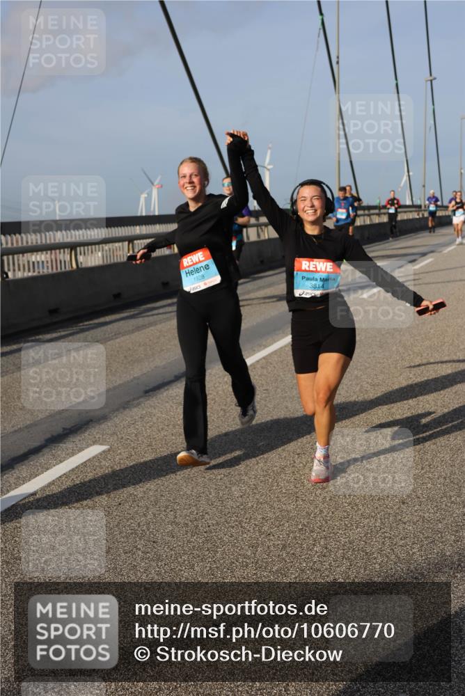 03.10.2026 - Köhlbrandbrückenlauf Strokosch-Dieckow http://msf.ph/oto/10606770 03.10.2026 09:45:05 Position 2 1928, 3814 meine-sportfotos.de