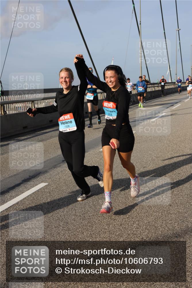 03.10.2026 - Köhlbrandbrückenlauf Strokosch-Dieckow http://msf.ph/oto/10606793 03.10.2026 09:45:06 Position 2 1928, 3814 meine-sportfotos.de