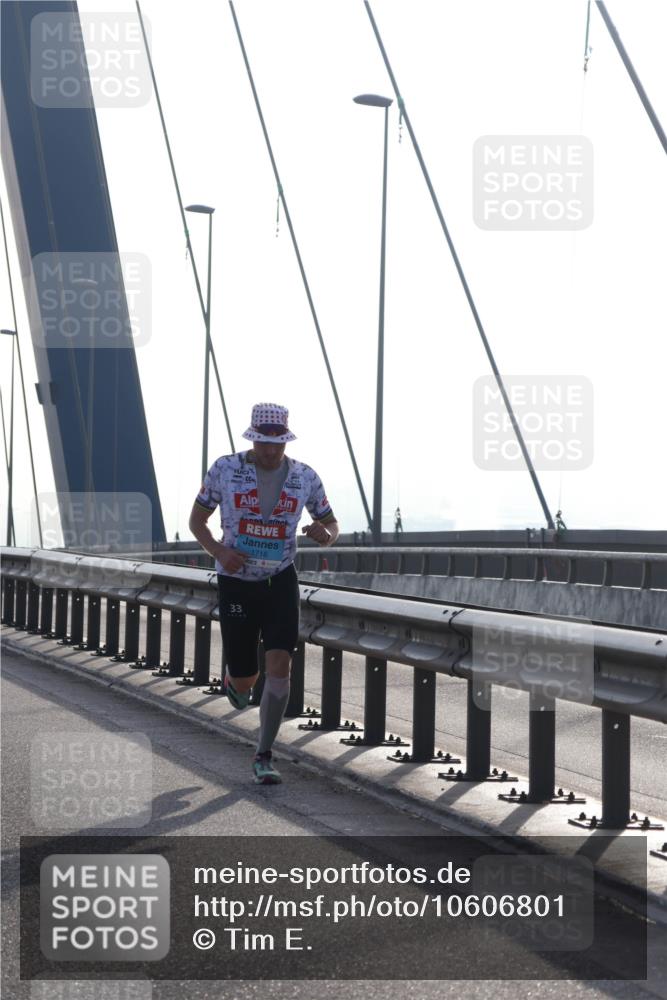 03.10.2026 - Köhlbrandbrückenlauf Tim E. http://msf.ph/oto/10606801 03.10.2026 09:18:40 Position 1 1716, 33 meine-sportfotos.de